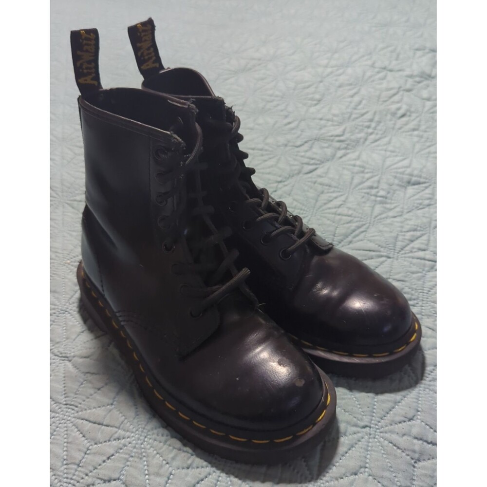 Doc Martens AirWair 8-Eye Combat Boots Black Women’s Sz 5
